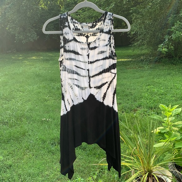 WD.NY Flowy Asymmetrical Black & White Tie dye Rayon Blend Tank top Size Medium - Picture 1 of 13